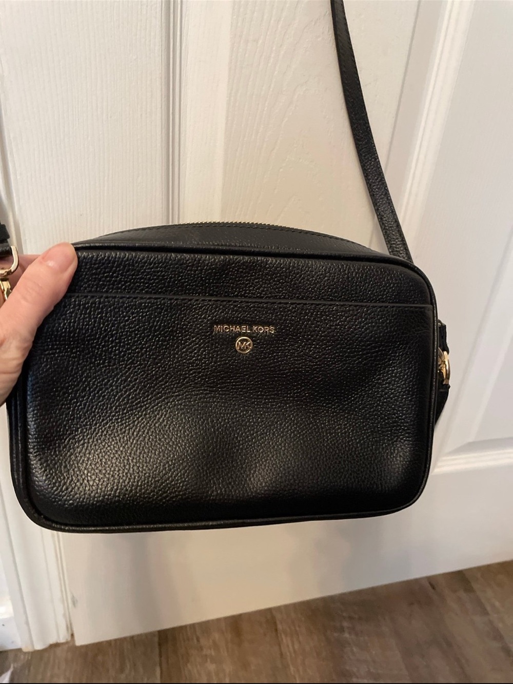 Michael Kors Jet Set Leather Camera Crossbody Bag (Black)